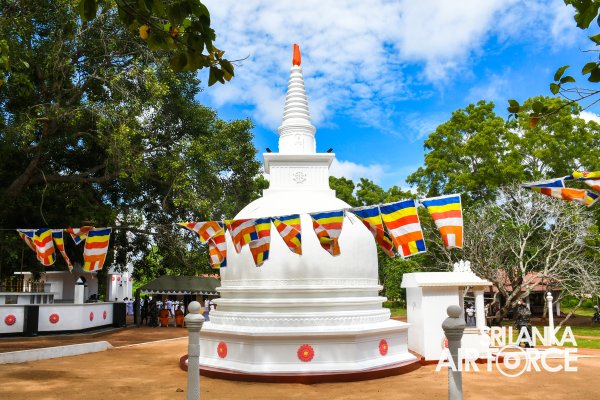 THE PINNACLE OF NEWLY CONSTRUCTED PAGODA AT KANUGAHAWEWA ABHINAWARAMAYA OPENED AMIDST AUSPICIOUS RITUALS