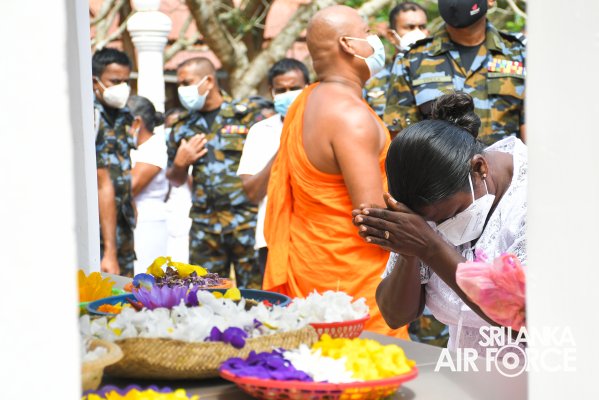 THE PINNACLE OF NEWLY CONSTRUCTED PAGODA AT KANUGAHAWEWA ABHINAWARAMAYA OPENED AMIDST AUSPICIOUS RITUALS