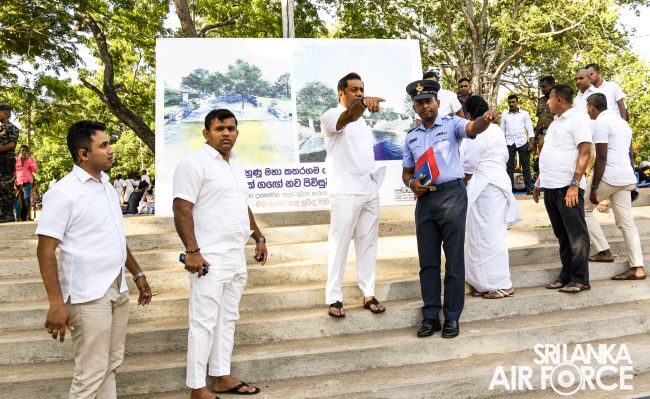 NEW
ENTRANCE BRIDGE FOR RUHUNU MAHA KATHARAGAMA DEWALAYA REACHES COMPLETION