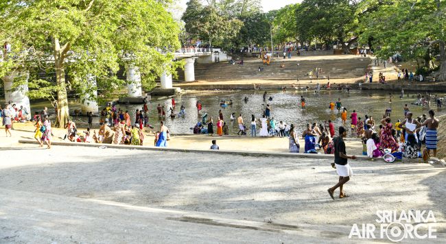 NEW
ENTRANCE BRIDGE FOR RUHUNU MAHA KATHARAGAMA DEWALAYA REACHES COMPLETION