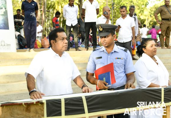 NEW
ENTRANCE BRIDGE FOR RUHUNU MAHA KATHARAGAMA DEWALAYA REACHES COMPLETION