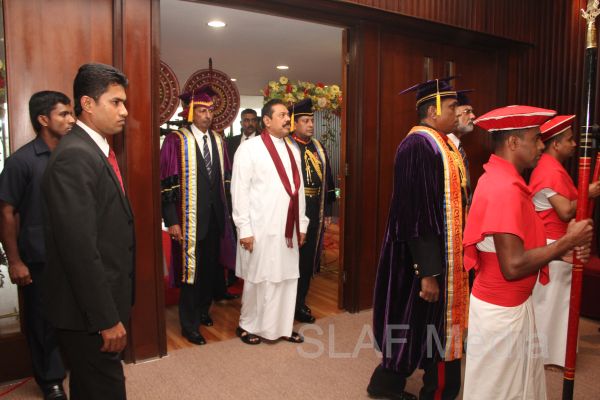 ஜெனரல் சர் ஜோன் கொத்தலாவல பாதுகாப்பு பல்கலைக்கழகத்தின் பட்டமளிப்பு விழா