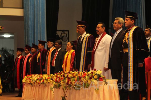 ஜெனரல் சர் ஜோன் கொத்தலாவல பாதுகாப்பு பல்கலைக்கழகத்தின் பட்டமளிப்பு விழா