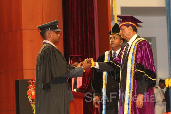 ஜெனரல் சர் ஜோன் கொத்தலாவல பாதுகாப்பு பல்கலைக்கழகத்தின் பட்டமளிப்பு விழா
