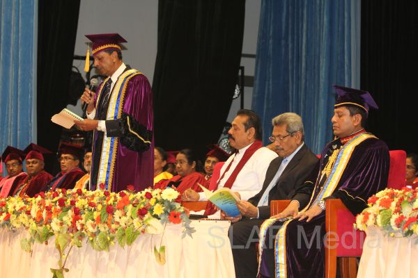 ஜெனரல் சர் ஜோன் கொத்தலாவல பாதுகாப்பு பல்கலைக்கழகத்தின் பட்டமளிப்பு விழா