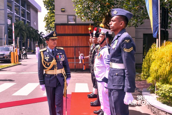 THE
COMMANDER OF THE AIR FORCE IS INDUCTED TO THE HALL OF FAME AT KDU