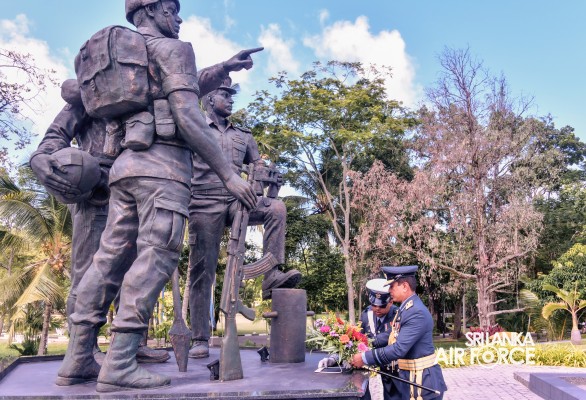 THE
COMMANDER OF THE AIR FORCE IS INDUCTED TO THE HALL OF FAME AT KDU