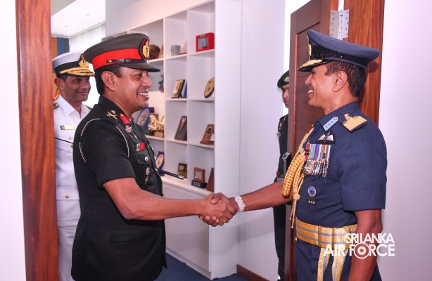 THE
COMMANDER OF THE AIR FORCE IS INDUCTED TO THE HALL OF FAME AT KDU
