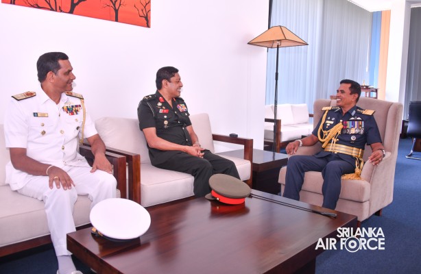 THE
COMMANDER OF THE AIR FORCE IS INDUCTED TO THE HALL OF FAME AT KDU
