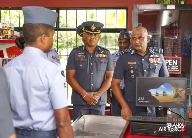 COMMANDER’S INSPECTION OF SLAF STATION KOGGALA
