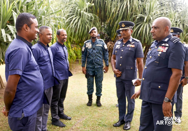 COMMANDER’S INSPECTION OF SLAF STATION KOGGALA