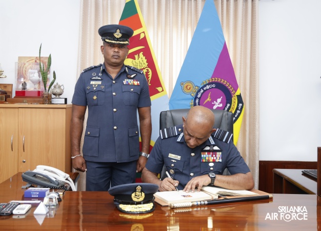 COMMANDER’S INSPECTION OF SLAF STATION KOGGALA