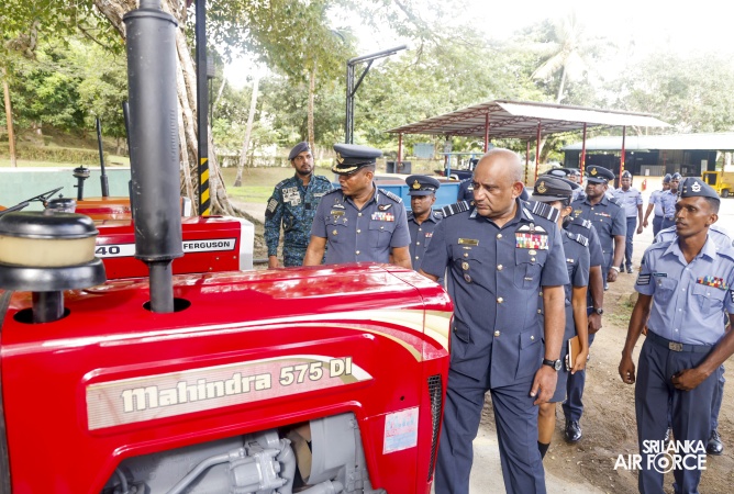 COMMANDER’S INSPECTION OF SLAF STATION KOGGALA