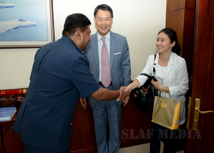 Korean Ambassador Calls on Commander