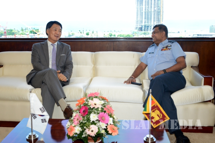 Korean Ambassador Calls on the Commander of the Air Force