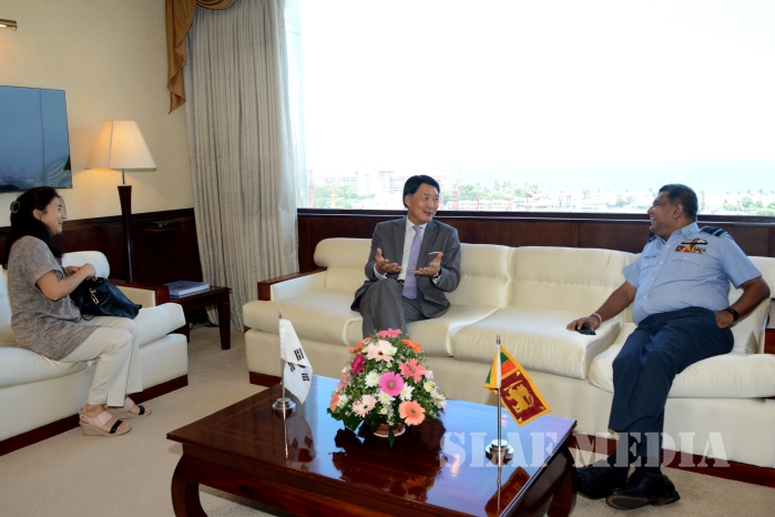 Korean Ambassador Calls on the Commander of the Air Force
