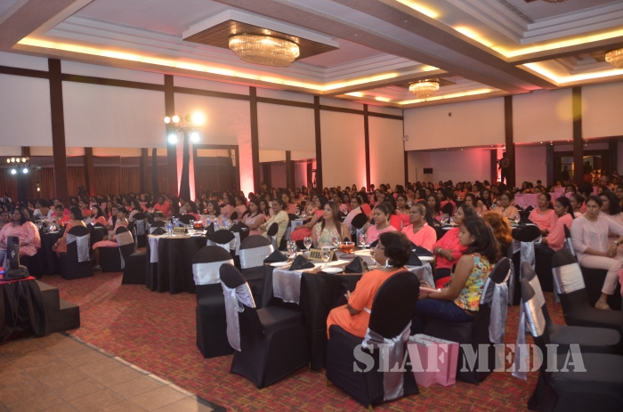 'GLITTERING CHANDELIERS' Ladies Night 2017