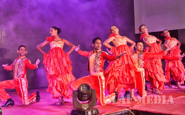 'GLITTERING CHANDELIERS' Ladies Night 2017