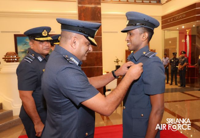 AWARDING CEREMONY OF QUALIFICATION INSIGNIA