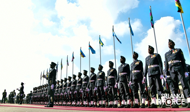 CHIEF OF DEFENCE FORCE OF MALDIVES NATIONAL DEFENCE FORCE CALLS
ON THE COMMANDER OF THE AIR FORCE
