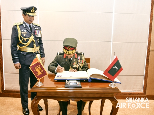 CHIEF OF
DEFENCE FORCE OF MALDIVES NATIONAL DEFENCE FORCE CALLS ON THE COMMANDER
OF THE AIR FORCE