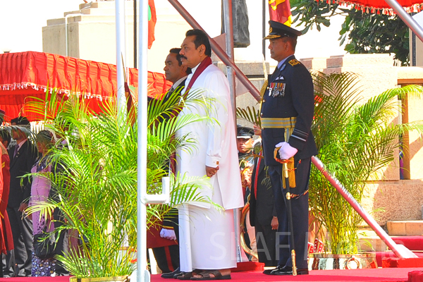 The President of Maldives accorded a guard of honour by SLAF