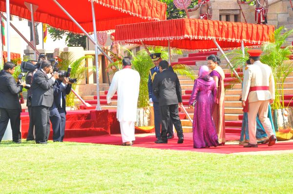 The President of Maldives accorded a guard of honour by SLAF