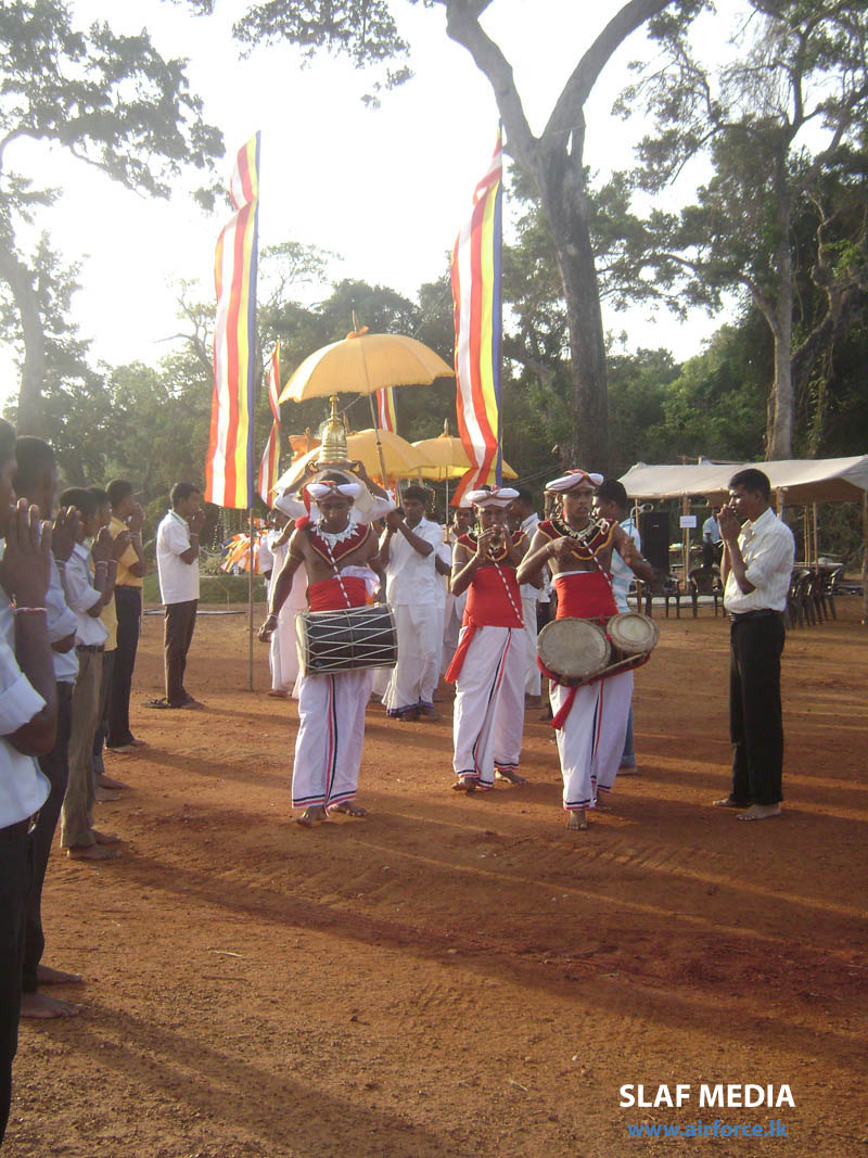 ගුවන් හමුදා මාමඩුව කදවුරේ සර්ව රාත්රික පිරිත් දේශණයක් ගුවන් හමුදා මාමඩුව කදවුරේ සර්ව රාත්රික පිරිත් දේශණයක්