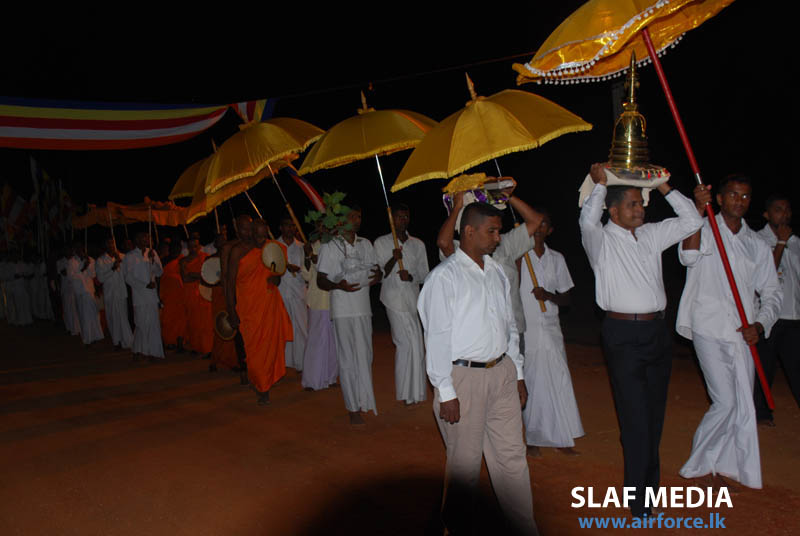 ගුවන් හමුදා මාමඩුව කදවුරේ සර්ව රාත්රික පිරිත් දේශණයක් ගුවන් හමුදා මාමඩුව කදවුරේ සර්ව රාත්රික පිරිත් දේශණයක්