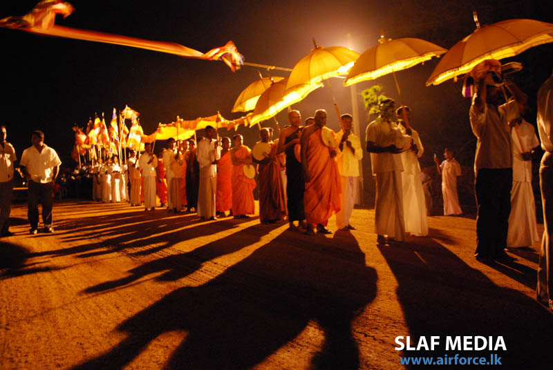ගුවන් හමුදා මාමඩුව කදවුරේ සර්ව රාත්රික පිරිත් දේශණයක් ගුවන් හමුදා මාමඩුව කදවුරේ සර්ව රාත්රික පිරිත් දේශණයක්