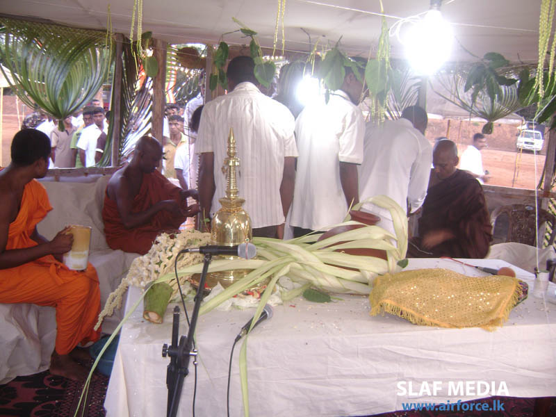 ගුවන් හමුදා මාමඩුව කදවුරේ සර්ව රාත්රික පිරිත් දේශණයක් ගුවන් හමුදා මාමඩුව කදවුරේ සර්ව රාත්රික පිරිත් දේශණයක්