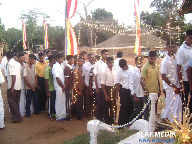 ගුවන් හමුදා මාමඩුව කදවුරේ සර්ව රාත්රික පිරිත් දේශණයක් ගුවන් හමුදා මාමඩුව කදවුරේ සර්ව රාත්රික පිරිත් දේශණයක්