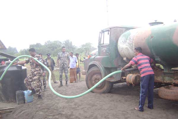 SLAF Mamaduwa assists in flood relief