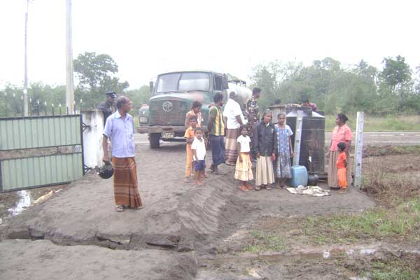 SLAF Mamaduwa assists in flood relief