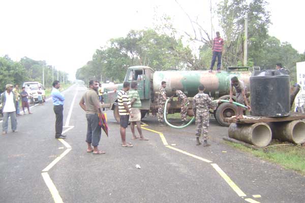 SLAF Mamaduwa assists in flood relief