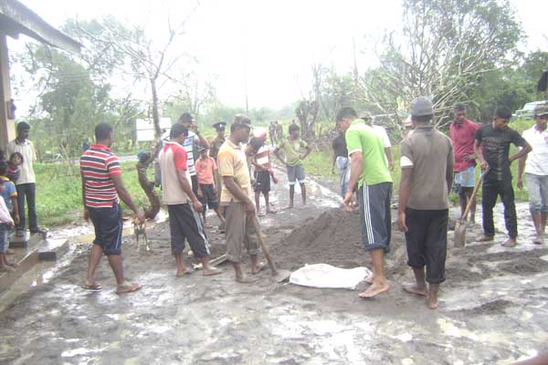 SLAF Mamaduwa assists in flood relief