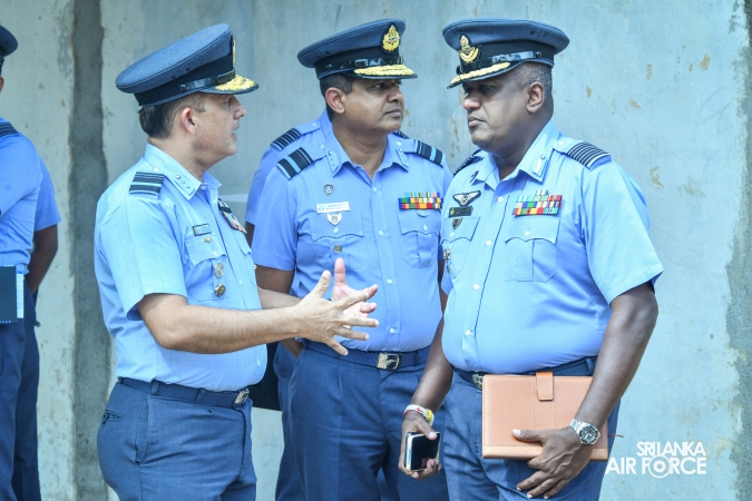 COMMANDER INSPECTS RENOVATION OF AIRMEN MARRIED QUARTERS AT SLAF BASE KATUNAYAKE