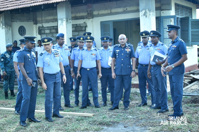 COMMANDER INSPECTS RENOVATION OF AIRMEN MARRIED QUARTERS AT SLAF BASE KATUNAYAKE