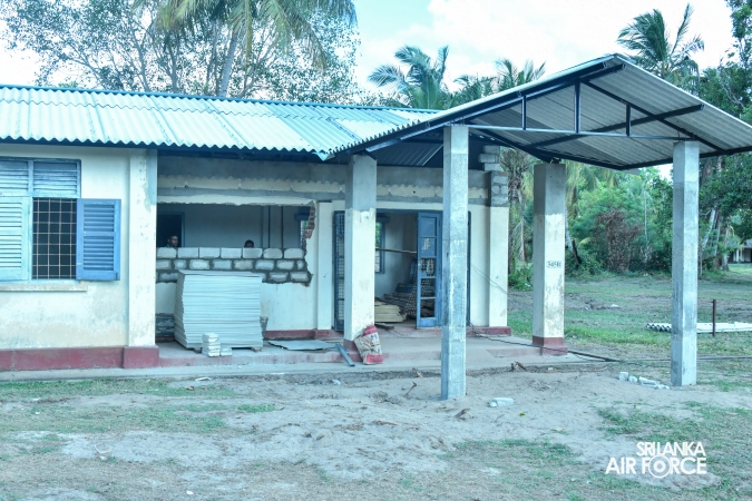 COMMANDER INSPECTS RENOVATION OF AIRMEN MARRIED QUARTERS AT SLAF BASE KATUNAYAKE