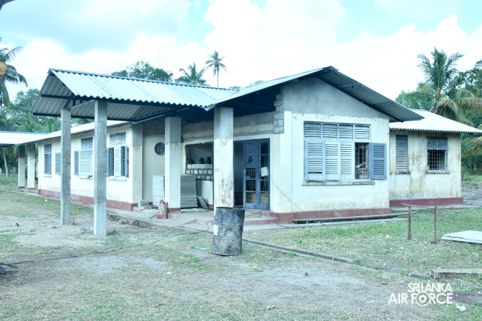 COMMANDER INSPECTS RENOVATION OF AIRMEN MARRIED QUARTERS AT SLAF BASE KATUNAYAKE