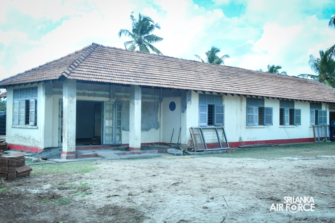COMMANDER INSPECTS RENOVATION OF AIRMEN MARRIED QUARTERS AT SLAF BASE KATUNAYAKE