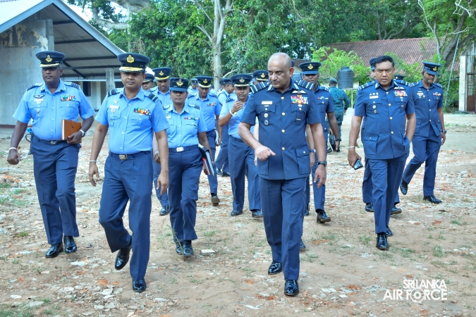 COMMANDER INSPECTS RENOVATION OF AIRMEN MARRIED QUARTERS AT SLAF BASE KATUNAYAKE