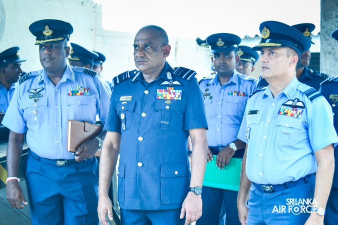 COMMANDER INSPECTS RENOVATION OF AIRMEN MARRIED QUARTERS AT SLAF BASE KATUNAYAKE