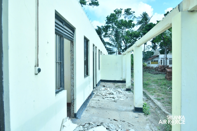 COMMANDER INSPECTS RENOVATION OF AIRMEN MARRIED QUARTERS AT SLAF BASE KATUNAYAKE