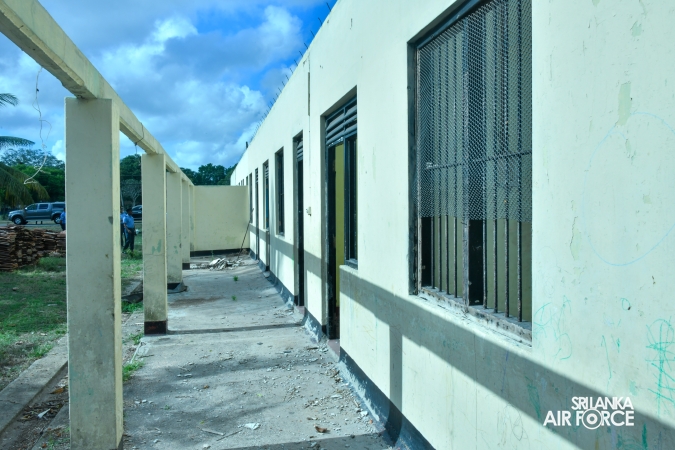 COMMANDER INSPECTS RENOVATION OF AIRMEN MARRIED QUARTERS AT SLAF BASE KATUNAYAKE