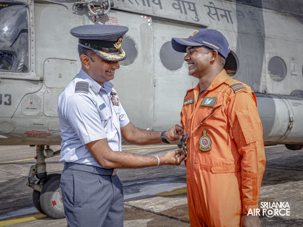 INDIAN AIR FORCE MI‑17 CREW DEPARTS AFTER RELIEF ASSISTANCE IN SRI LANKA