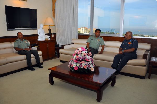 Chief Of The Defence Force Of The Republic Of Maldives Calls on the Commander