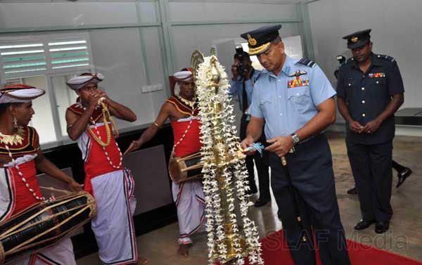 ශ්රී ලංකා ගුවන් හමුදා ගුවන් ගමන් ඇරඹුම් මධ්යස්ථානයක් කටුනායක කඳවුරේ...