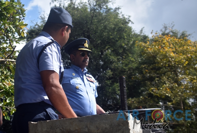 Commander Visit SLAF Station Morawewa