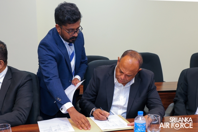 SLAF SIGNS MOU WITH BROWNS EV AND LOLC FINANCE TO PROVIDE ELECTRIC VEHICLES AT CONCESSIONARY RATES